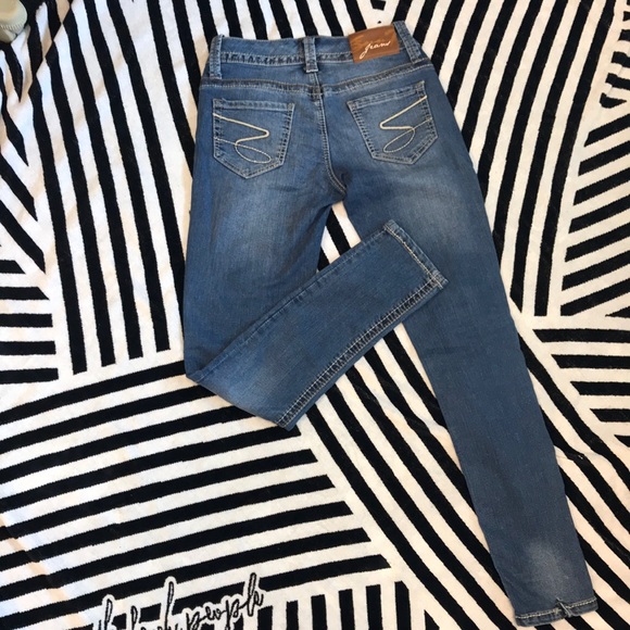 Seven7 Medium Wash Jeans - Picture 2 of 3